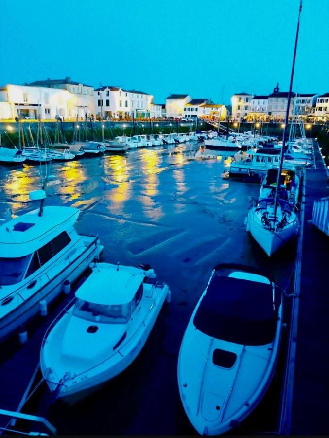 Appartement Elegant Avec Vue Sur Le Port سان مارتن دو ر المظهر الخارجي الصورة