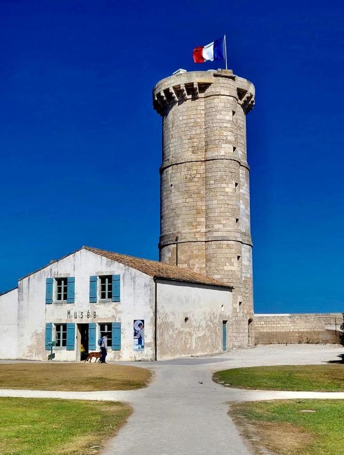 Appartement Elegant Avec Vue Sur Le Port سان مارتن دو ر المظهر الخارجي الصورة